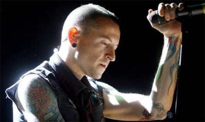 ​又一巨星陨落！林肯公园（Linkin Park）主唱查斯特上吊自杀 全球乐迷同辈