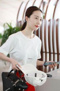 ​揭开宋祖儿与舒畅之间的神秘面纱！