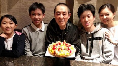 ​陈婷：19岁爱上导演，为张艺谋生三娃，如今幸福美满