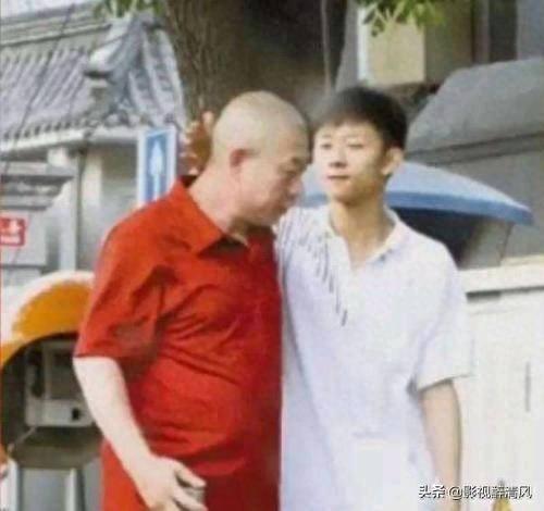 张一山家庭背景有多强,姑姑是韩红,他的父亲你都猜不到
