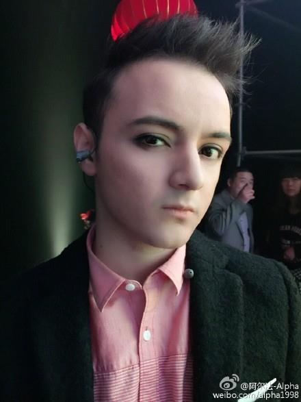 十年过去了，曾经从《星光大道》走红的童星阿尔法如今长这样