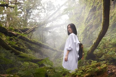 ​白安《离开后》蜕变勇敢的自己 与混血男模求和林间共舞