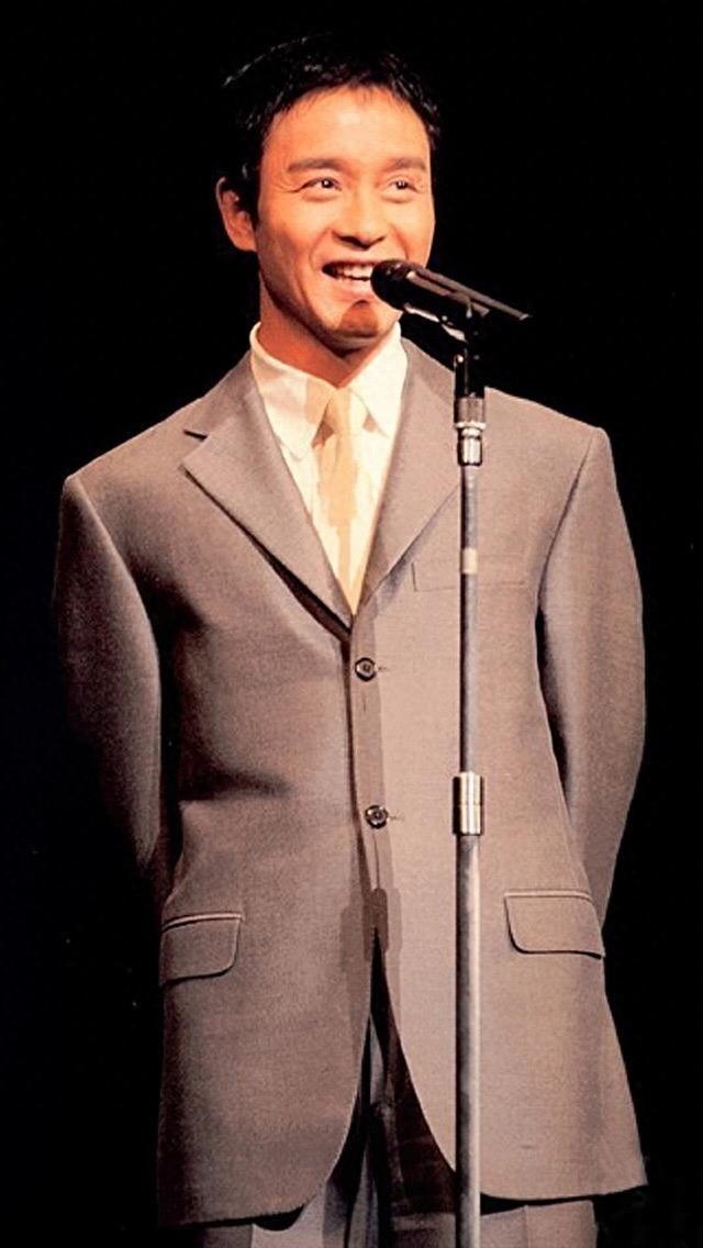 盛世美颜张国荣的高清珍藏版图集，“哥哥”的帅气来自于骨子里！