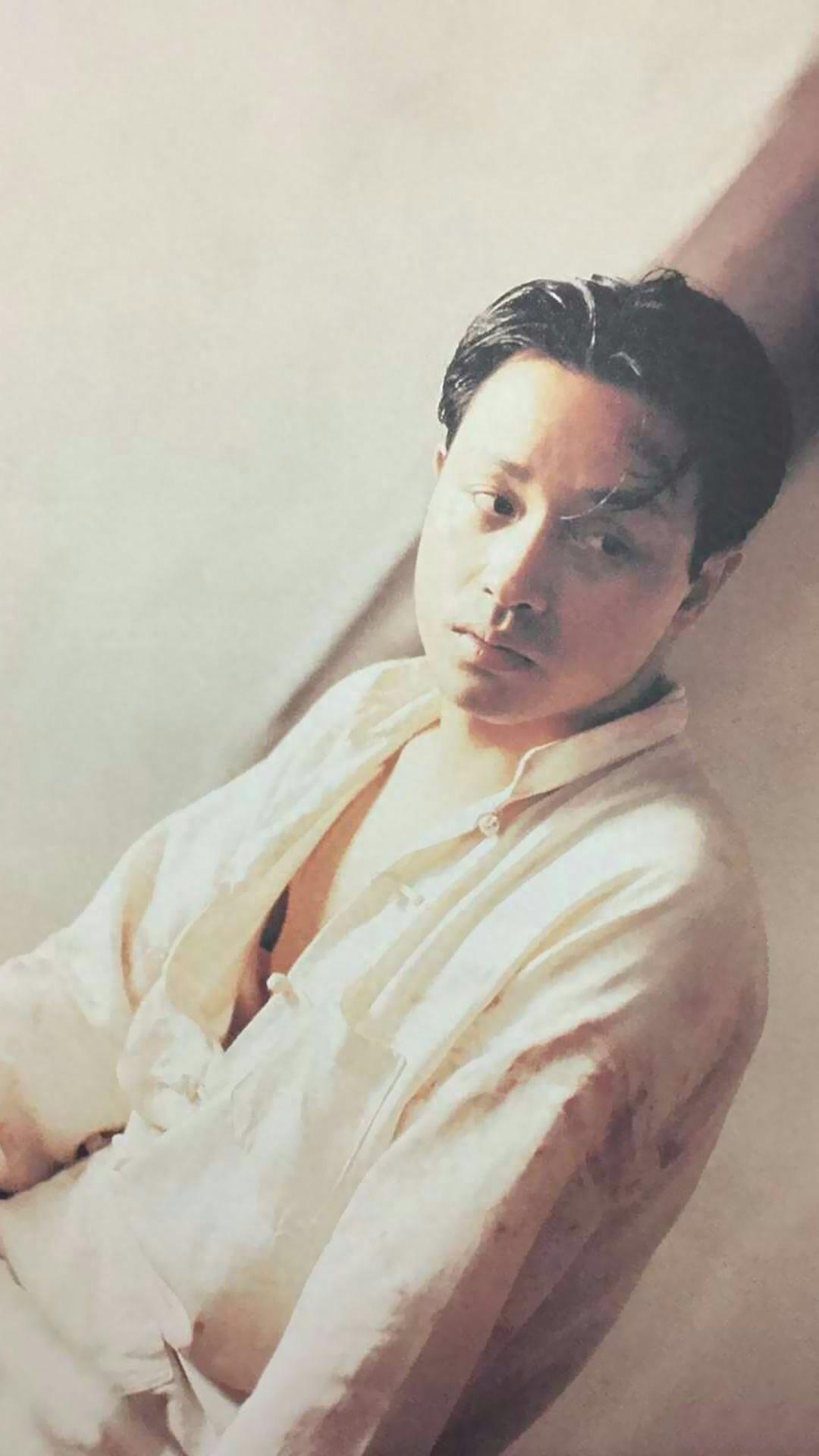 盛世美颜张国荣的高清珍藏版图集，“哥哥”的帅气来自于骨子里！