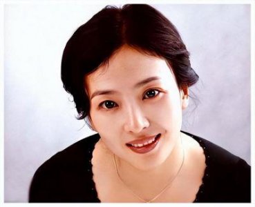 ​刘亦菲母亲刘晓莉：完美单身她的魅力媲美女儿