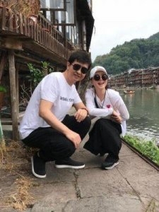 ​任静与杜旭东现场互动引发丈夫付笛生紧张反应