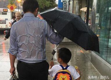 父亲的背影大合集，总有一张能勾起你对父亲的回忆