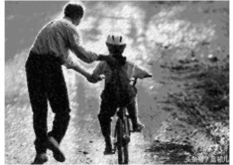 父亲的背影大合集，总有一张能勾起你对父亲的回忆