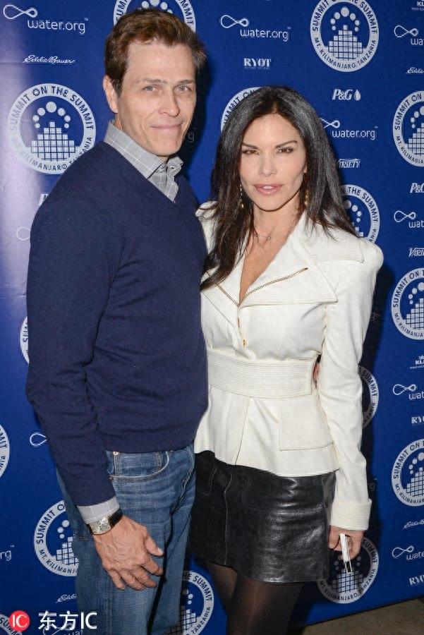 外媒曝亚马逊CEO离婚内幕：或婚内出轨已婚女主播