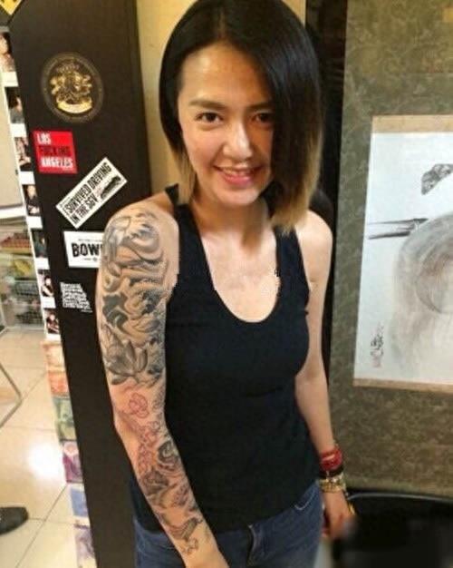 网友脑洞大开猜猜谭维维手臂纹身含义