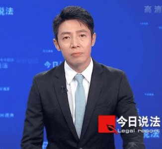 ​撒贝宁再度主持《今日说法》，勾起了无数人的童年回忆！