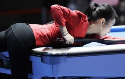 ​台球中的4位美女裁判，身材曼妙如花似玉，颜值不输九球天后