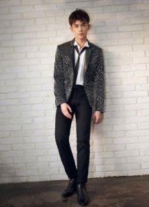 ​吴磊身高揭秘：一米八的真实身高，全面了解吴磊资料简介