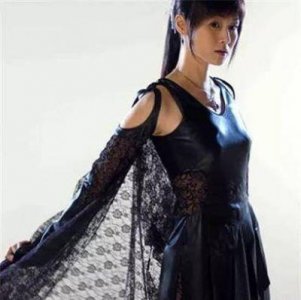 ​万绮雯：错过甄子丹，嫁给陈十三20年，50岁的“马小玲”依旧美丽动人