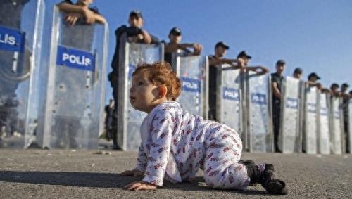 实拍战乱中的叙利亚儿童：画面让人觉得揪心，实在是太可怜了