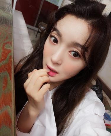 马蜀君融入自己的真情实感，好歌喉和真性情,让不少人都聚集起来