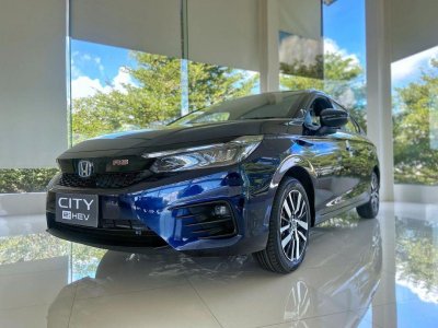 ​实力超越桑塔纳！新款本田CITY进店！油耗5.4升，或售7.8万，帅气