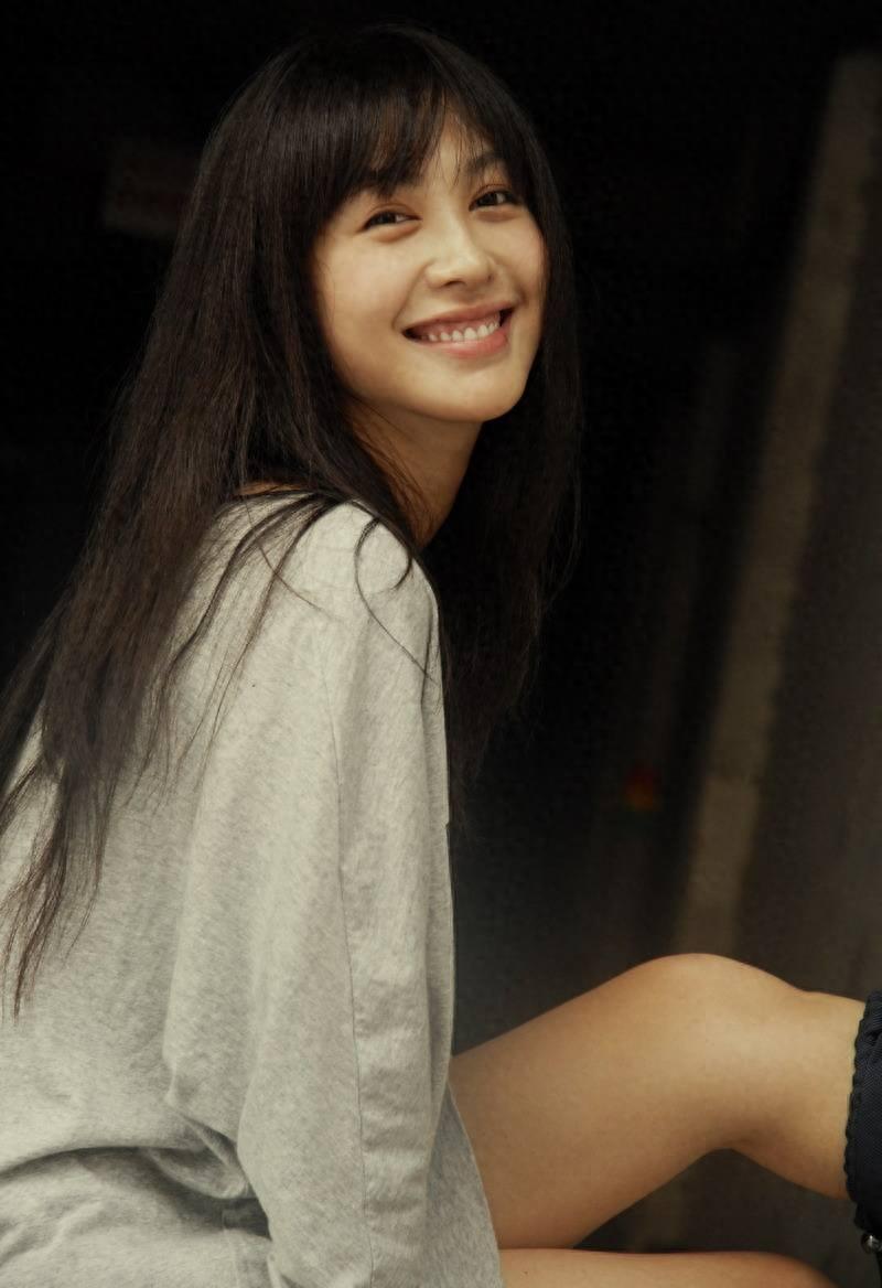 李菲儿：颜值演技俱佳，身材性感，很迷人