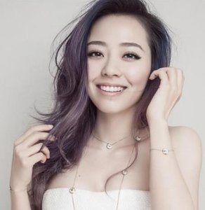 ​张靓颖新恋情曝光：海豚公主遇到了她的真命“王子”