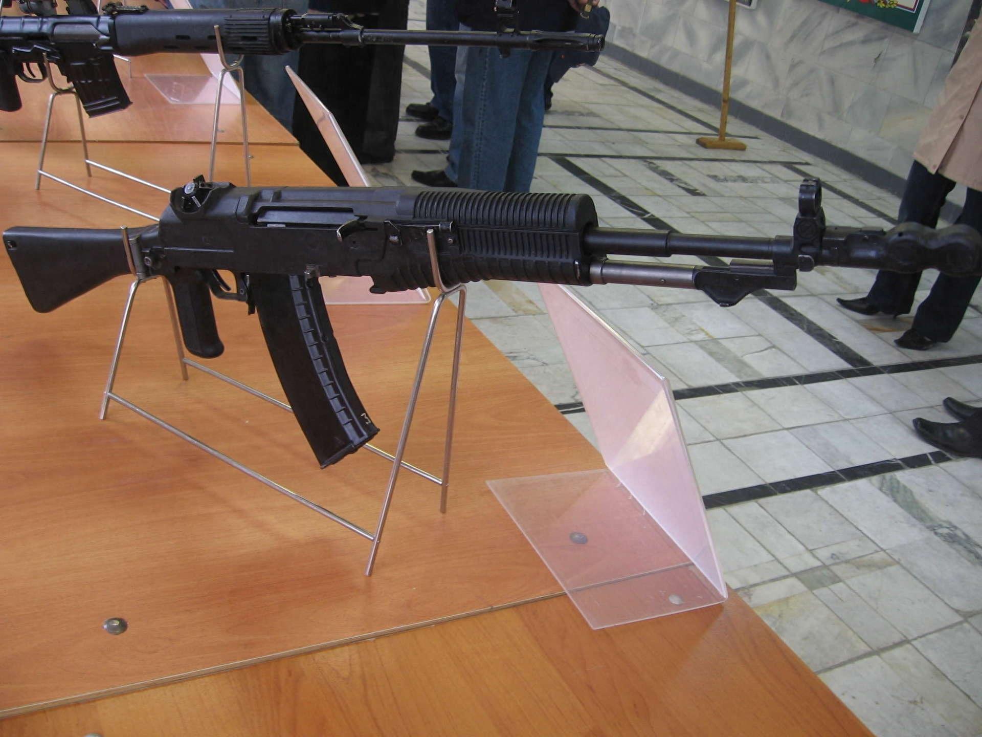 AN-94现代化小口径突击步枪