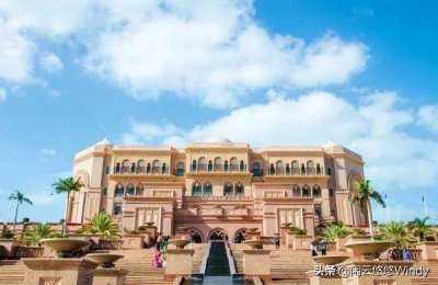 ​全球最奢华的酋长皇宫酒店，品尝金子咖啡。黄金连厕所也不放过