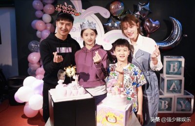 ​田亮为女儿庆生，13岁身高与田亮齐耳高，曾经爱哭的小孩子长大了