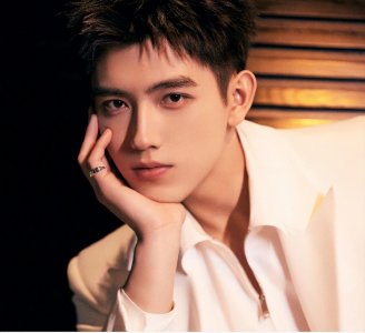 ​陈飞宇和女方回应都来了，交往期间双方均单身，否认介入女方婚姻