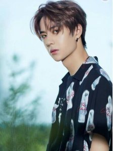 ​双男主杂志：黄景瑜许魏洲霸气，朱一龙白宇硬气，最服肖战王一博