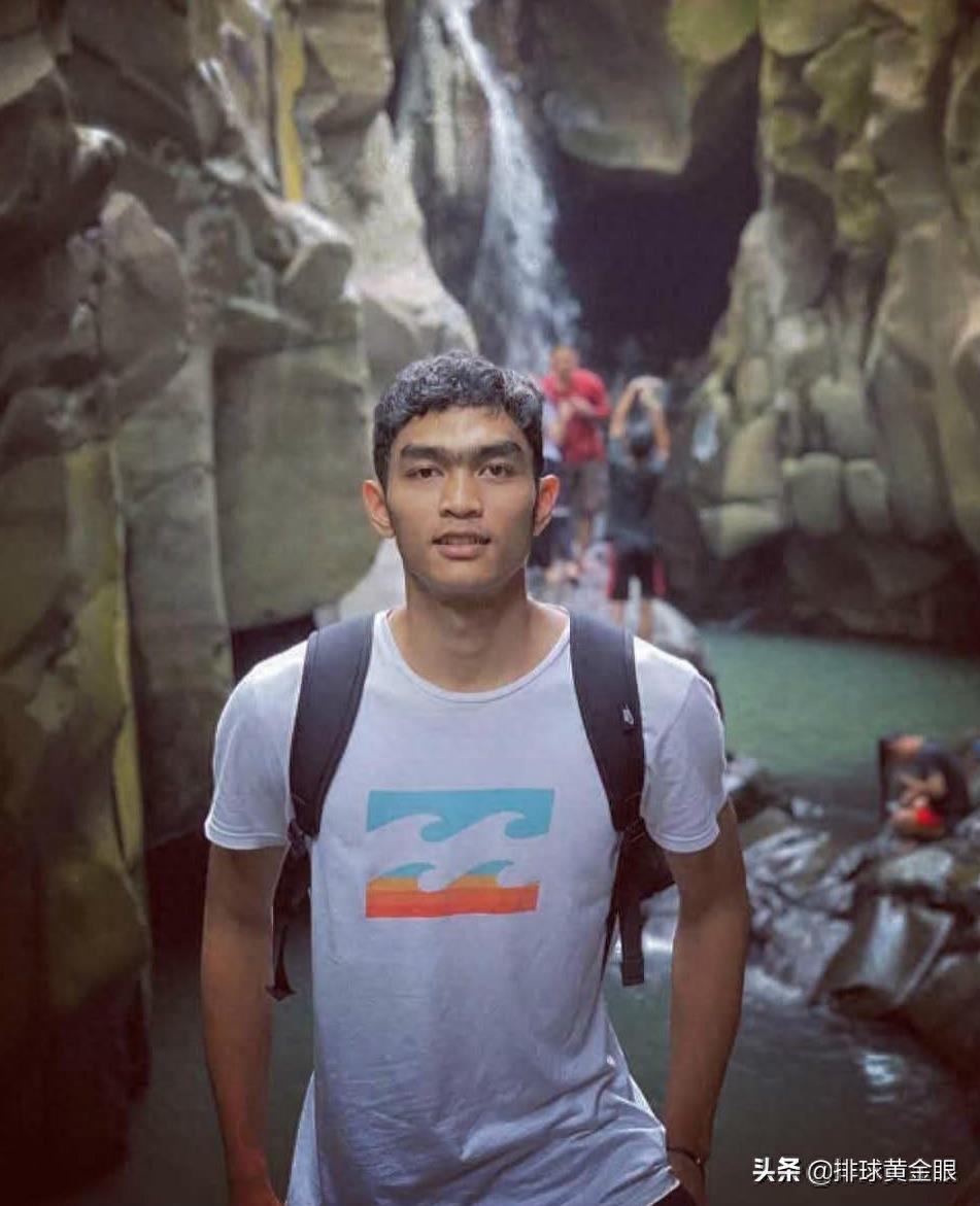 印尼男排99年小鲜肉多尼，外表帅气，曾获得东南亚运动会冠军