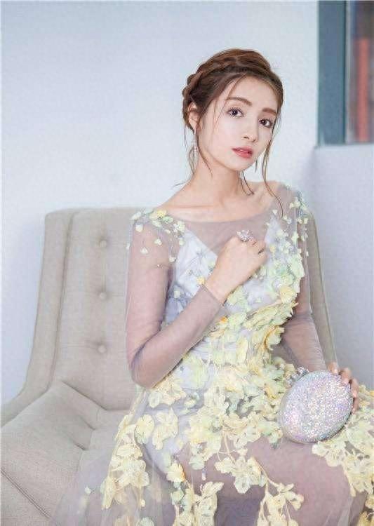 麦迪娜:异域风情美人,独有的魅力成影视界中的“呆萌小妖”