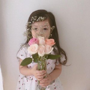 ​韩国4岁萝莉再次走红网络，拥有一眼就会爱上她的魔力