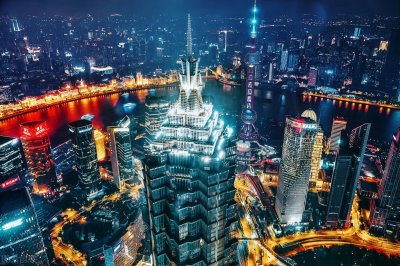 ​如果上海人都不进厂的话，那上海人都在干什么工作？