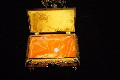 ​舍利天价频繁掀起收藏热潮——与佛有缘