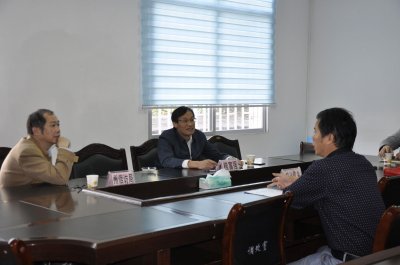 ​州委常委、州人民政府副州长桂富强现场办公解决群众诉求