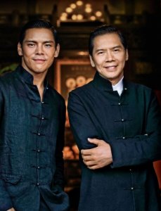 ​向华强的70大寿，港娱圈明星集体祝贺，现场充满家族的霸气与威严