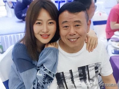 ​潘阳现状：嫁10亿富豪结婚13年，为何如今不与丈夫同居住娘家？