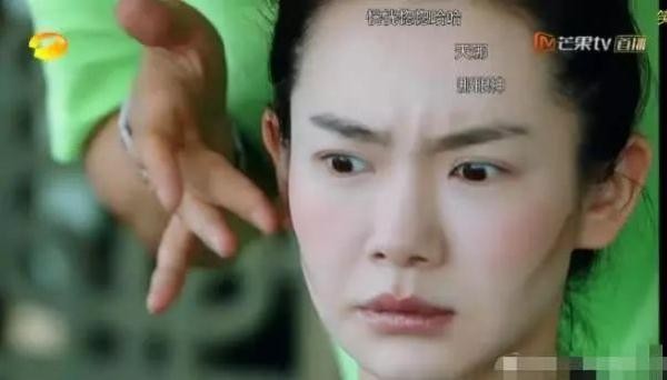 戚薇早期跟Lucky很像（戚薇和女儿Lucky长相对比照）