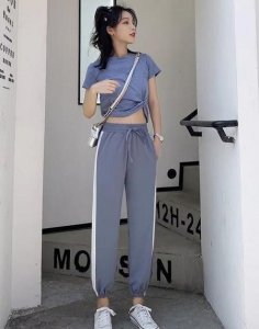 ​束腿裤搭配什么上衣男(束脚裤搭配什么衣服男)