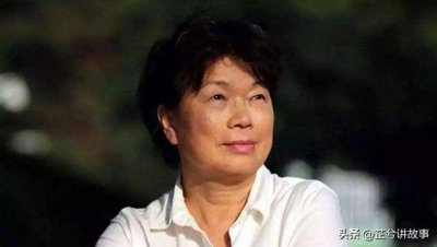 ​龙应台“翻车史”：曾经上教科书的她，是如何跌落神坛的？