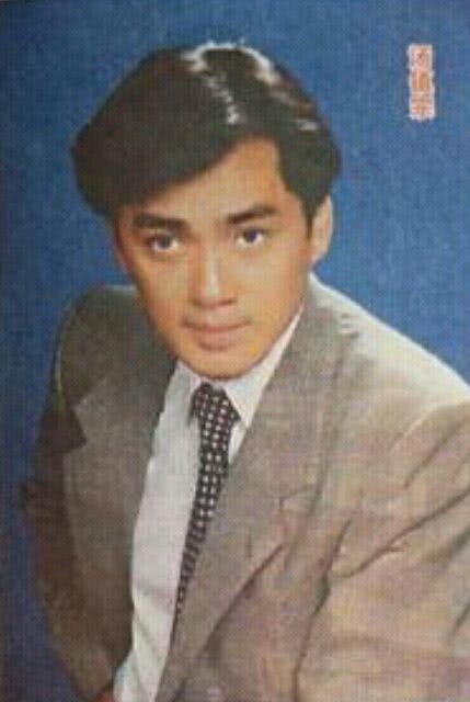 汤镇宗个人资料写真作品