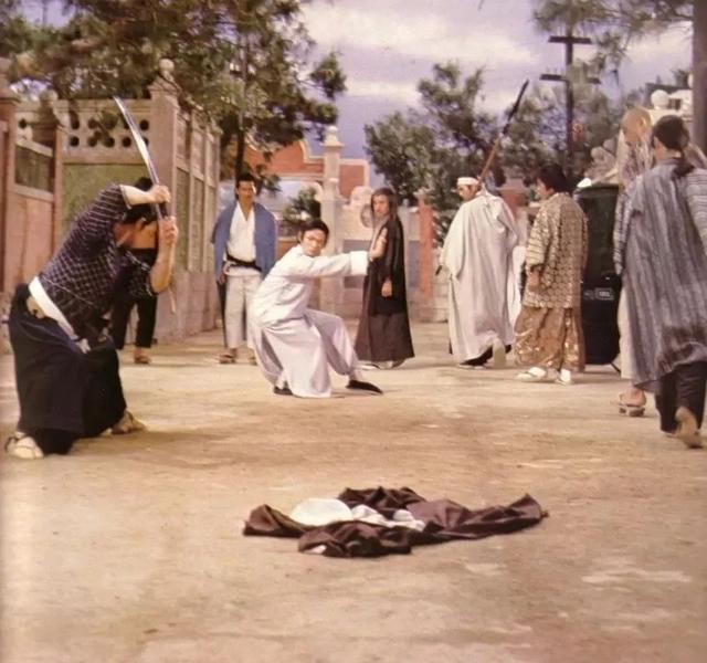 刘家辉年轻时最经典的角色（当年手刃白眉的英雄）(10)