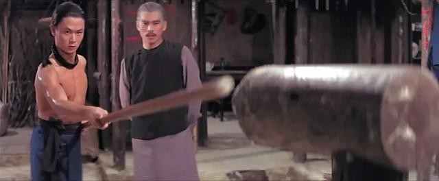 刘家辉年轻时最经典的角色（当年手刃白眉的英雄）(5)