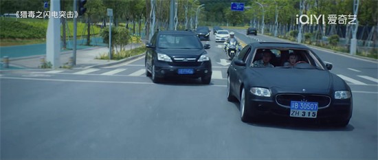 上线就拿下飙升榜第一！吴刚一出手，又是缉毒片巅峰