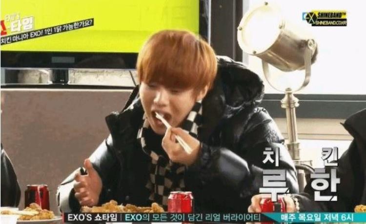 很多明星都是左撇子「原来这些当红明星都是左撇子杨紫赵丽颖鹿晗在列」