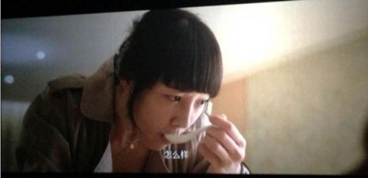 很多明星都是左撇子「原来这些当红明星都是左撇子杨紫赵丽颖鹿晗在列」