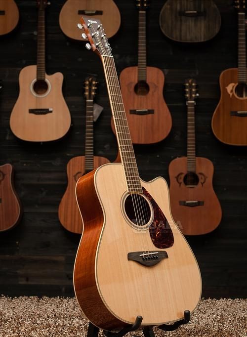 为什么民谣吉他比古典吉他便宜