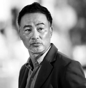 ​明星为什么要带保镖「演艺明星为何喜欢带保镖演员任达华被伤害有启示」