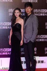 ​凌潇潇唐一菲(凌潇潇唐一菲演唱爱江山人更爱美歌曲视频)