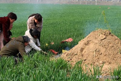 ​4月4日清明节，“上坟不能随便上，一代不祭三代坟”，什么意思？