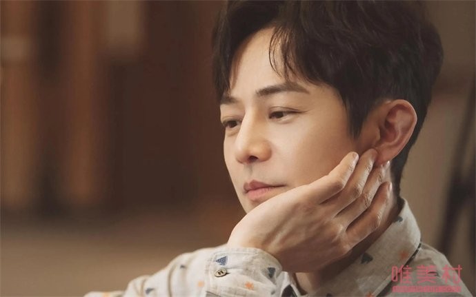 何炅说见不得别人打女人 为解救女生被揍怎么回事